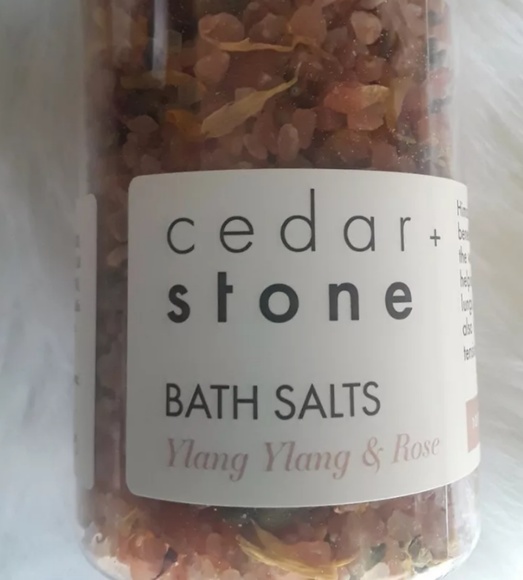 Cedar + Stone Australian PINK Himalayan bath salts - Picture 6 of 9